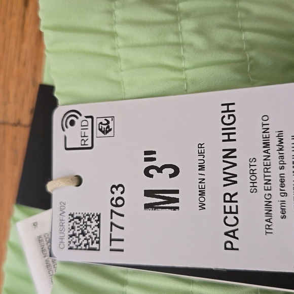 NWT Women's Adidas PACER Running 3" Shorts Size Medium - Picture 6 of 7